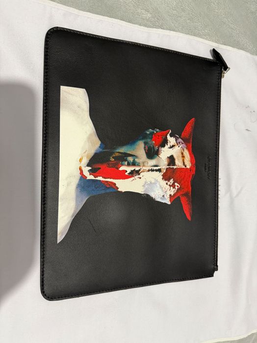 GIVENCHY клъч кожен