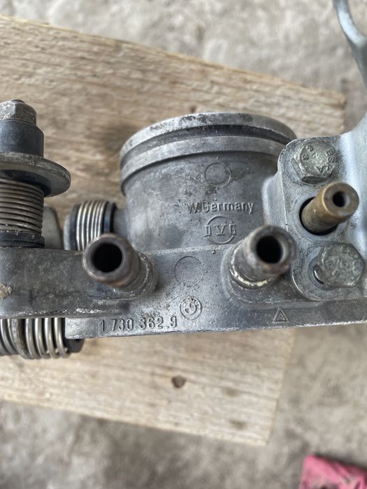 Дроссельная заслонка М50 2литра Е34 Е36 Е30