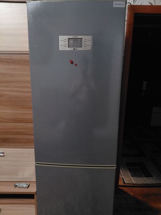 Продам холодильник LG