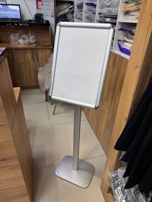 Стойка для рекламы