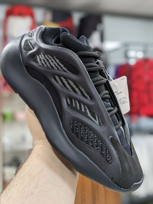 Кроссовки Adidas YEEZY BOOST 700 V3