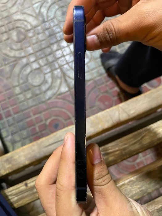 Iphone 12.