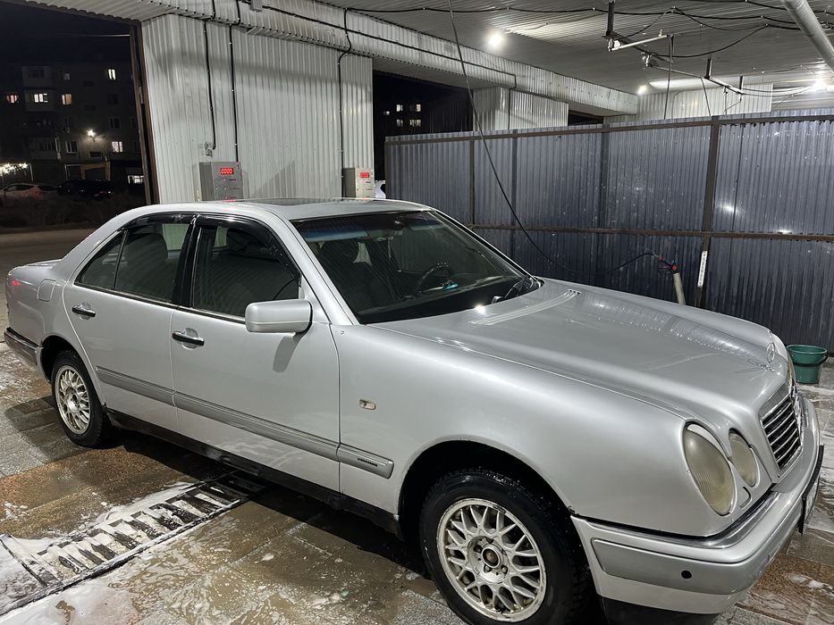 Mercedes-Benz W210 Е200