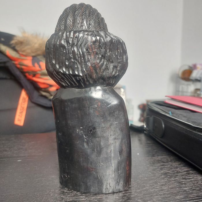 Дървена статуетка от Кения