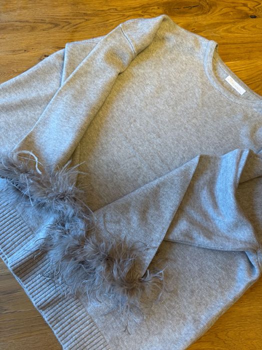 Уникален пуловер с пера пух
