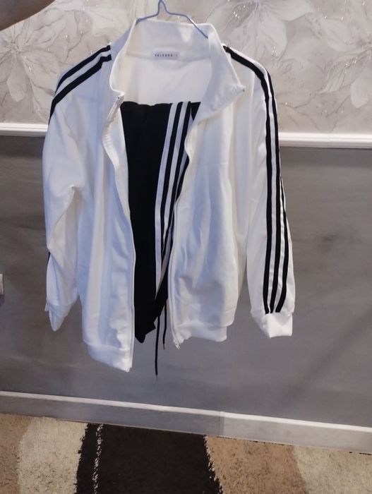 Продам спортивный костюм