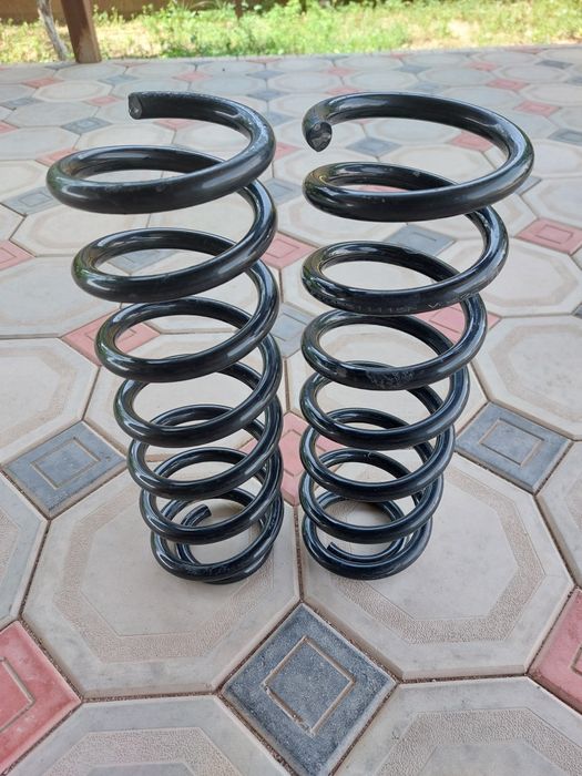 Пружина Ауди 100  С4