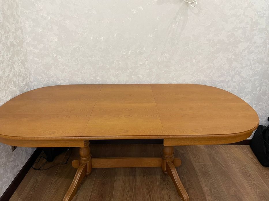 Продам Деревяный стол