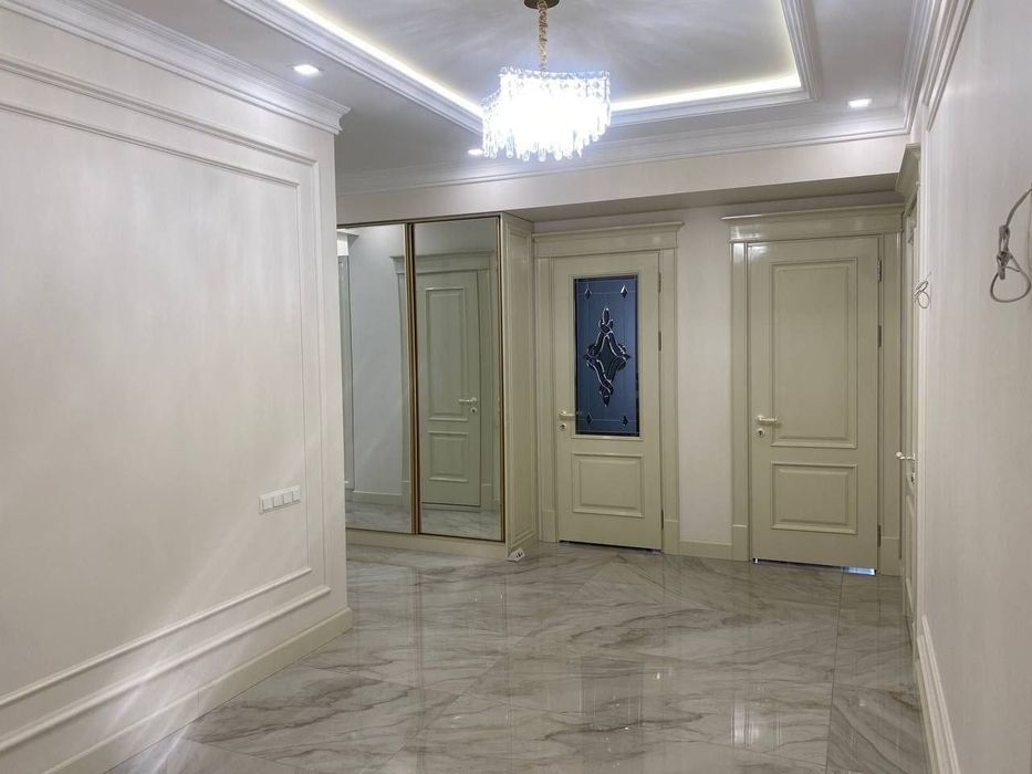 Продается 5ти ком квартира в новостройке, ор-р: улица Нурафшон, 187м²