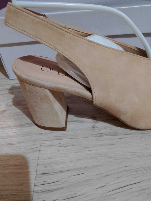 Дамски обувки естествен велур и естествена кожа