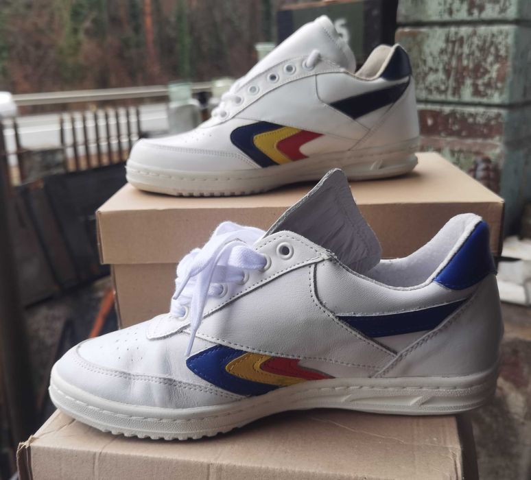 Adidași piele cu logo România