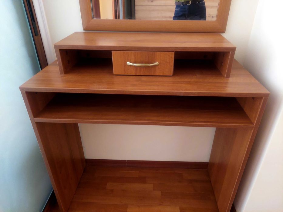 Тоалетка в цвят златен дъб (изработена по поръчка)