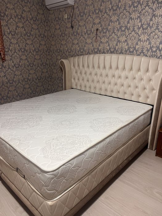 Кровать размера King sizе