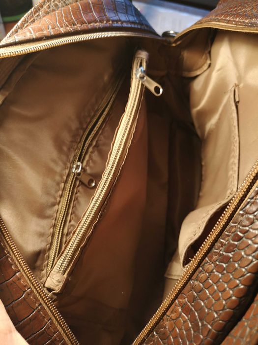 Дамска чанта с дизайн змийска кожа