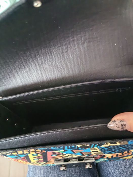 Малка чанта цветна през рамо