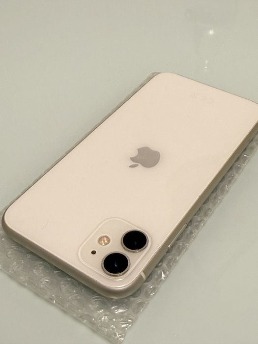 Apple / Iphone 11 / 64 Gb / White / cititi anuntul