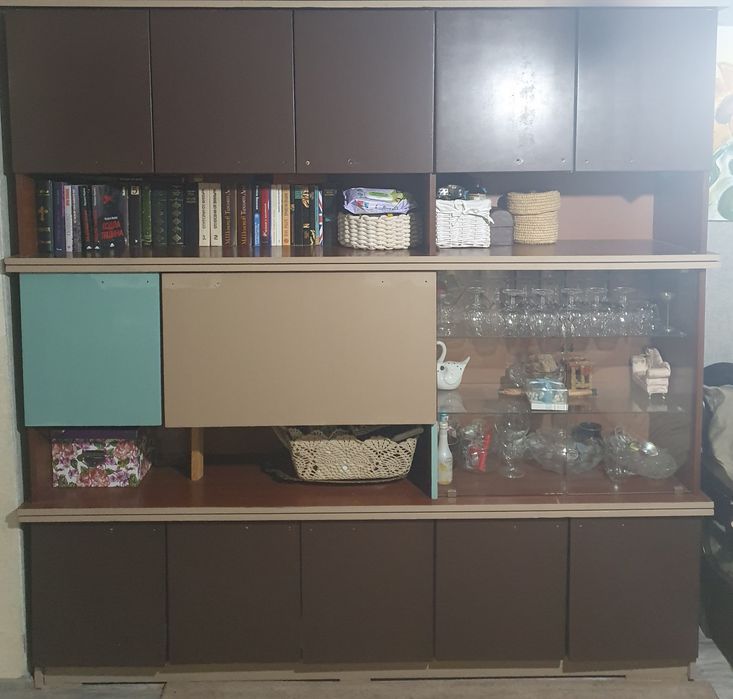 Продавам секция на символична цена