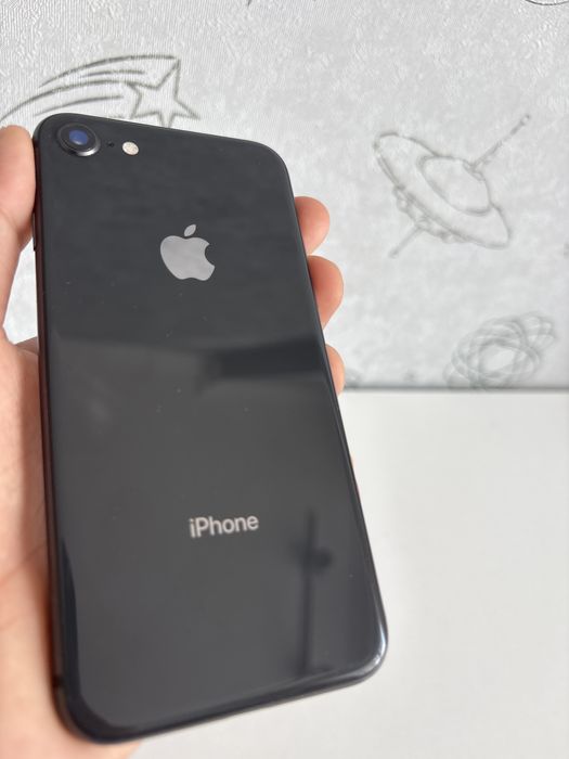Продам iPhone 8 на 64гб