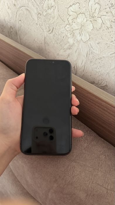 айфон 11, 128гб в черном цвете.