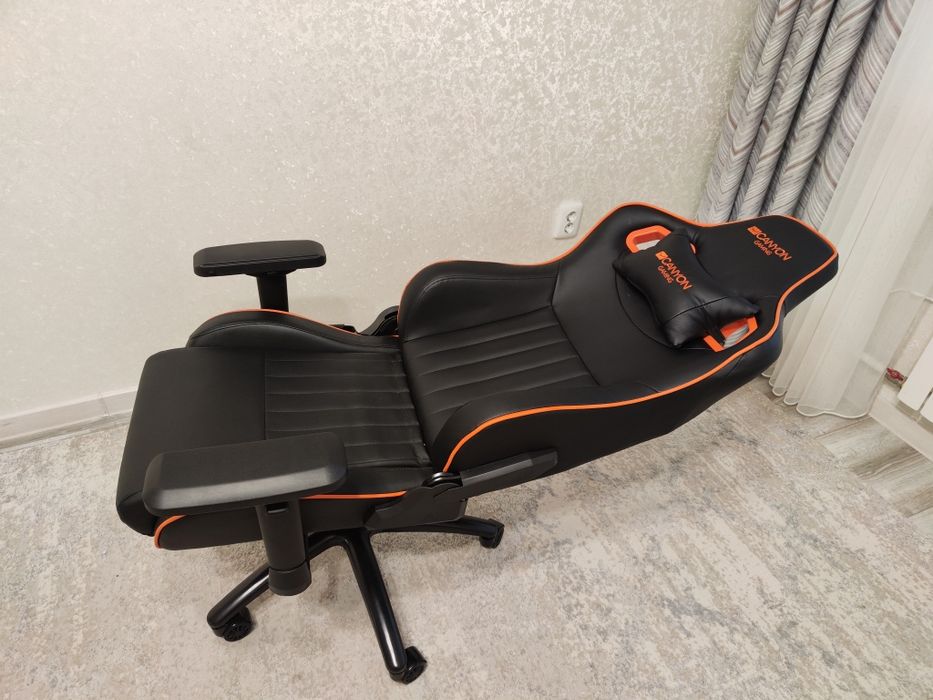 Игровое кресло геймерское