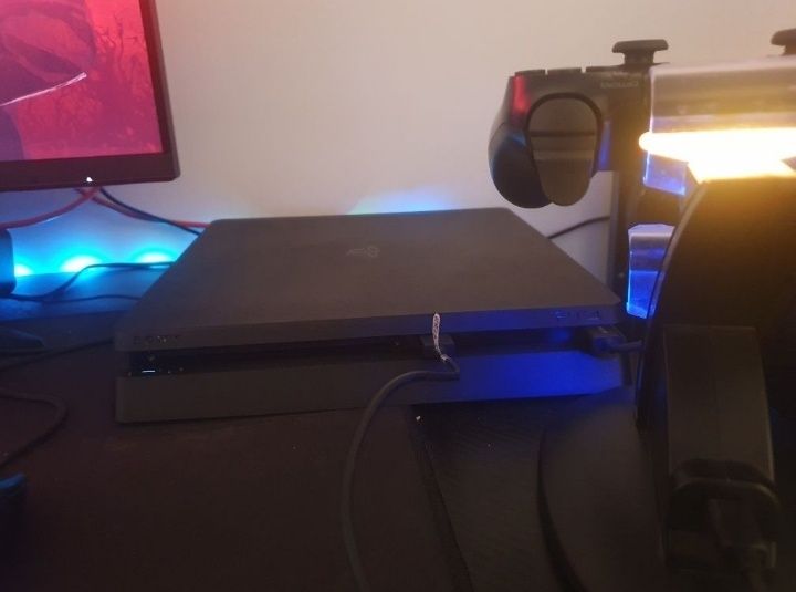 PS4 + volan gaming 900°  pedale + shifter + GTA V, The Crew 2