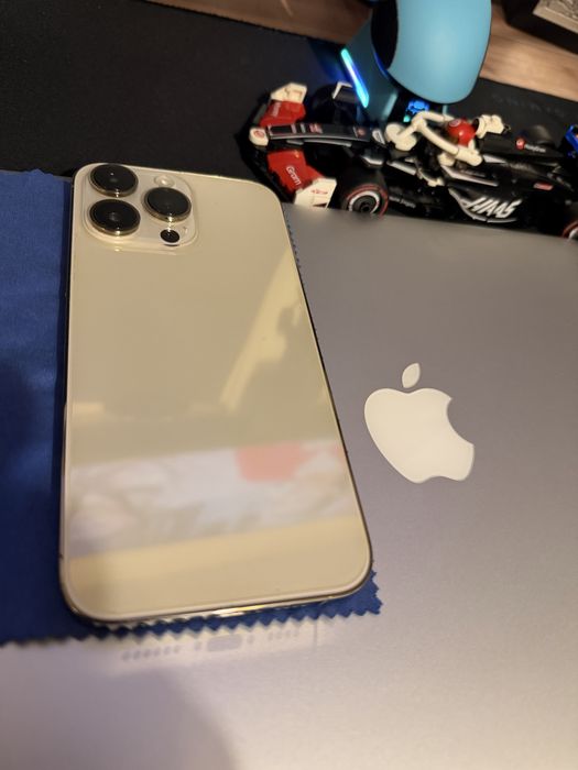 Iphone 14 pro max gold