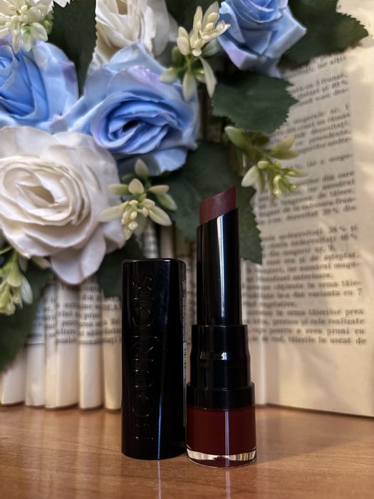 Ruj bourjois diferite nuanțe