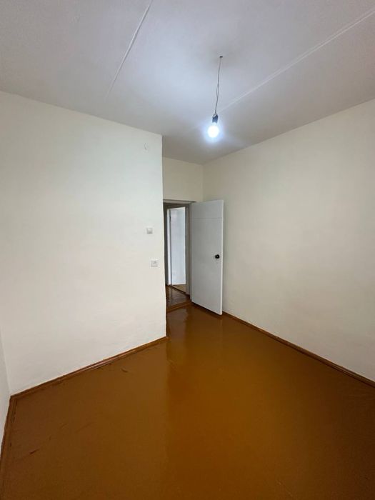 Uy sotiladi 3- xonali