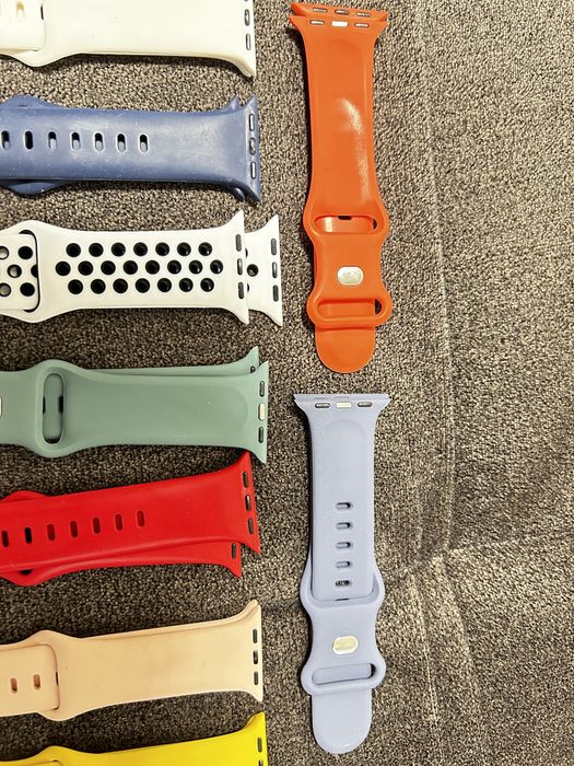 Каишки за Apple Watch , 13 каишки различни цветове, може и поотделно