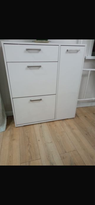 Обувная тумба белого цвета