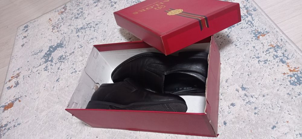 Продам мужской туфли