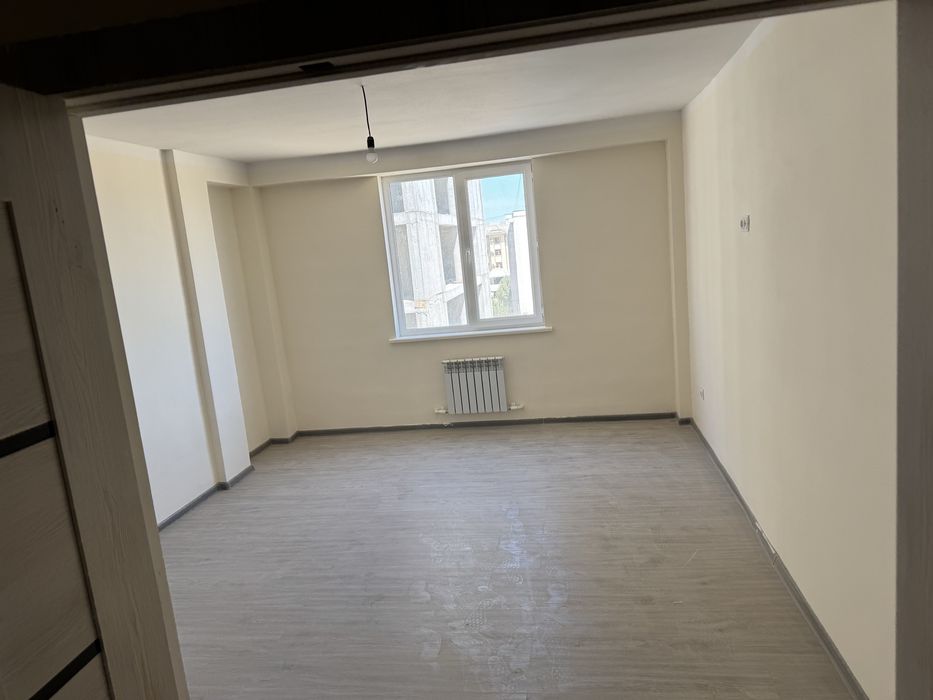 Гулистон янги бозор олдида 2 хонали уй сотилади кридити бор.283млн