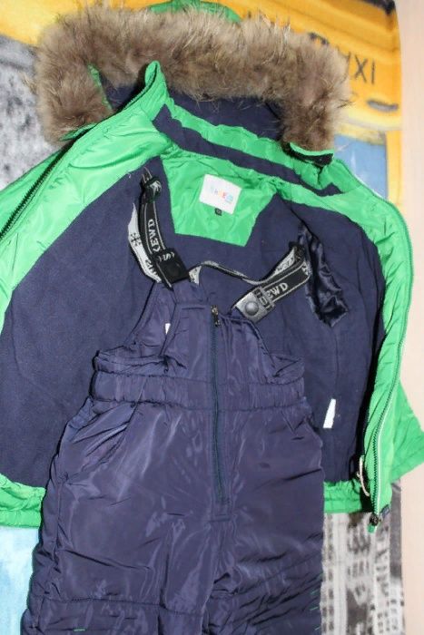 Зимний комбинезон (куртка, штаны) 4-5 лет