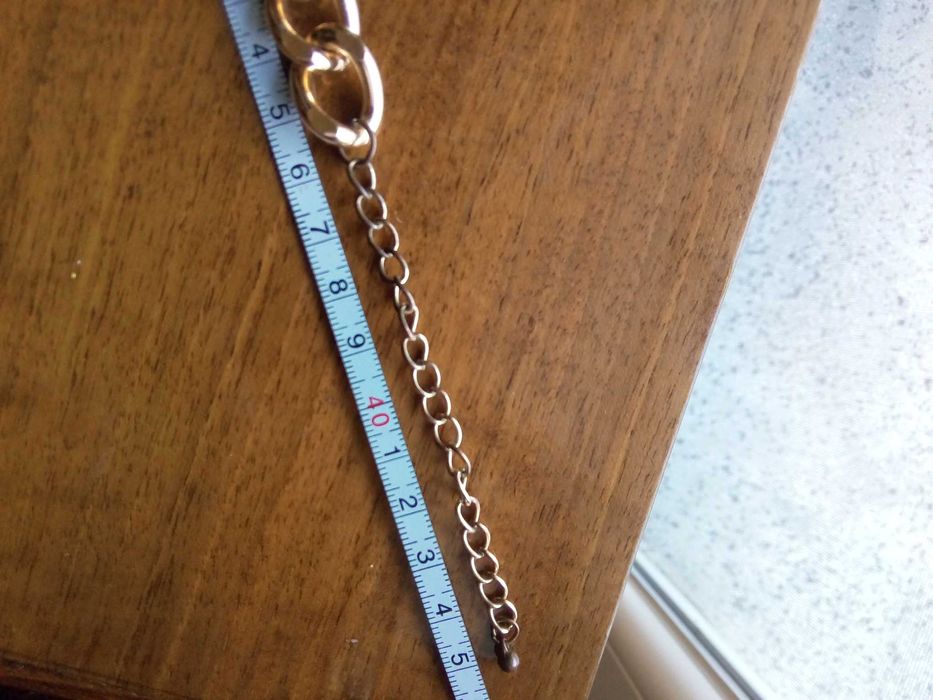 Широк ланец и твърда гривна