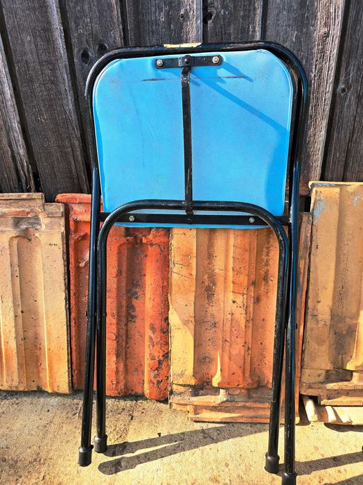 Продавам много запазени сгъваеми столчета