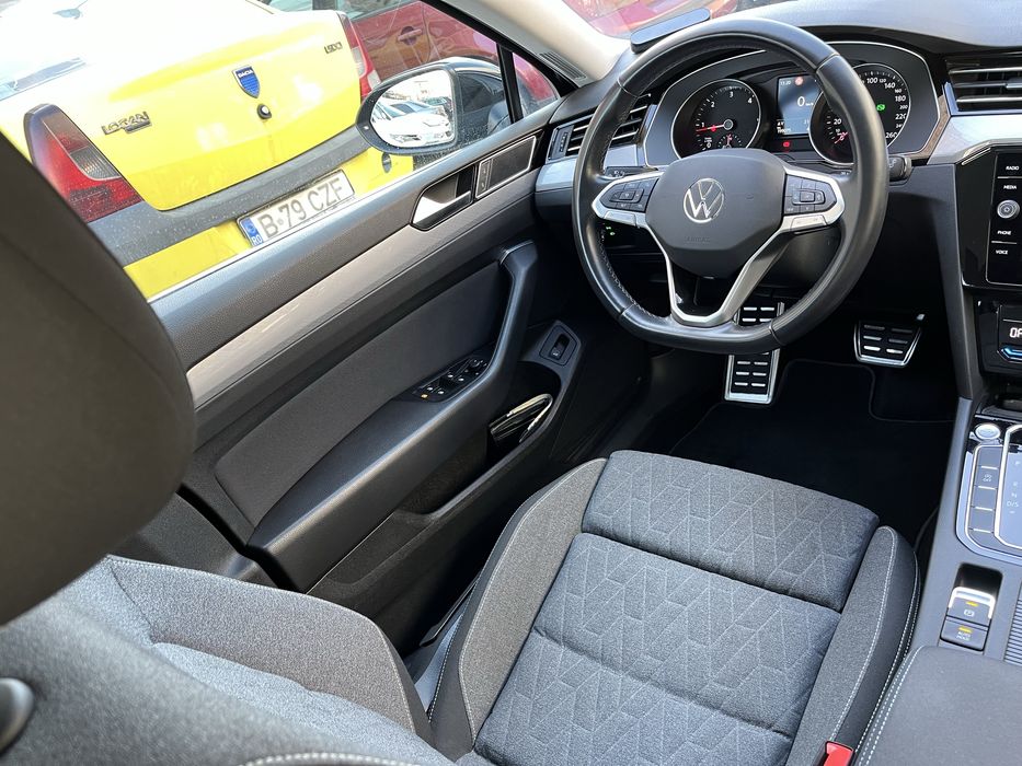 Volkswagen Passat 2.0 Diesel DSG navigatie scaune electrice camera marsarier senzori parcare faruri led