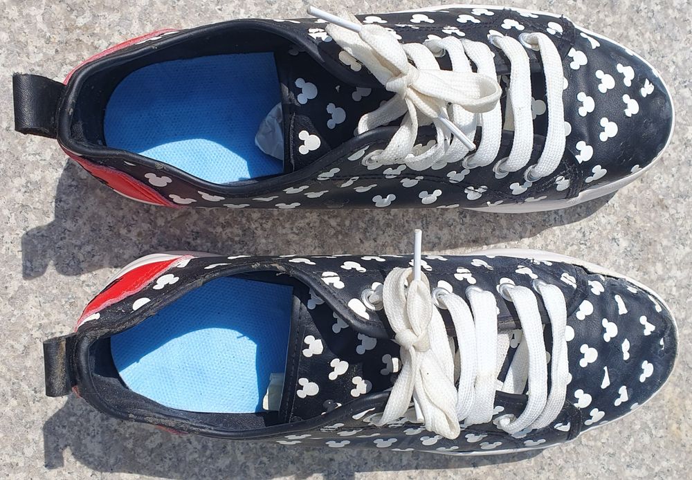 Adidas Michey nr.40 plus bonus Sandale Guess