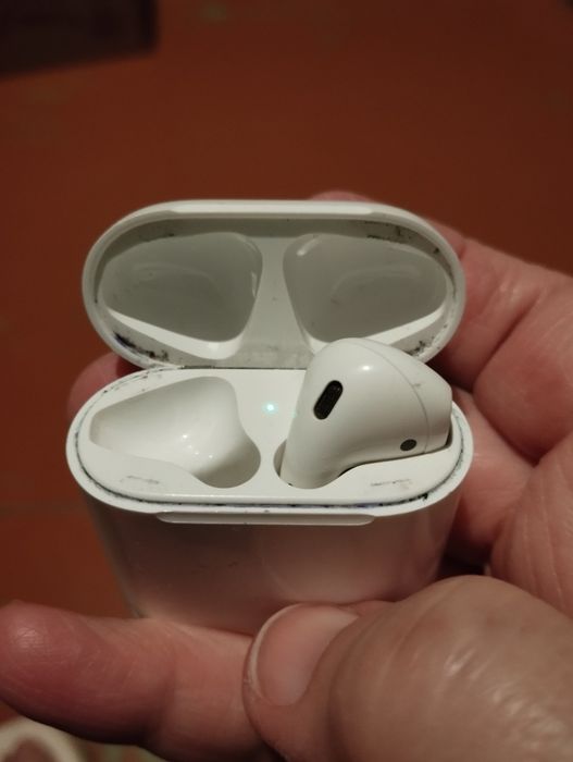 кейс AirPods 2 + Правый наушник (R) —