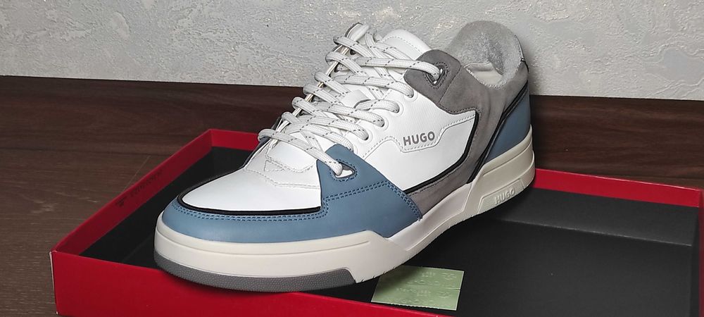 Продам кроссовки HUGO