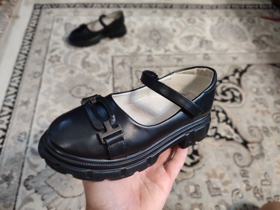 Продам туфли на девочку