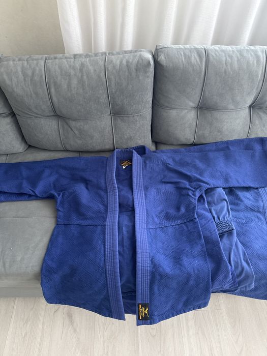 Продам кимоно для дзюдо