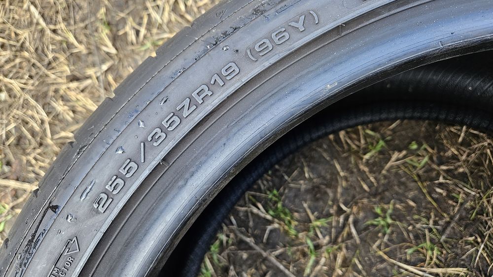 2бр гуми 255 35 19 дънлоп