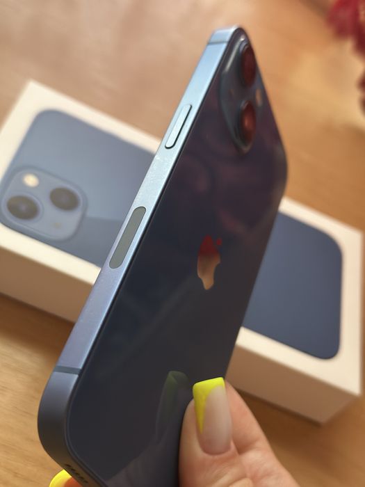 Продам Iphone 13 128ГБ