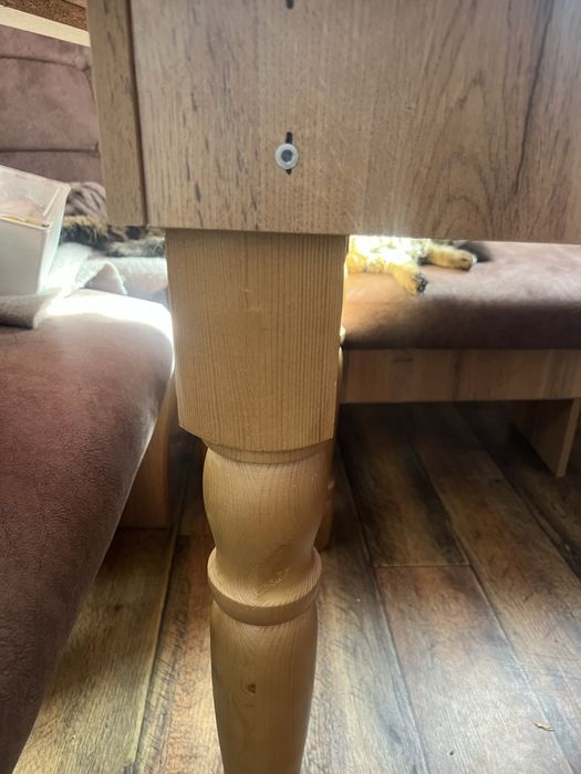 Стол со соульями