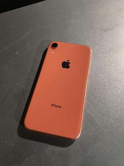 Продам Iphone XR 64GB