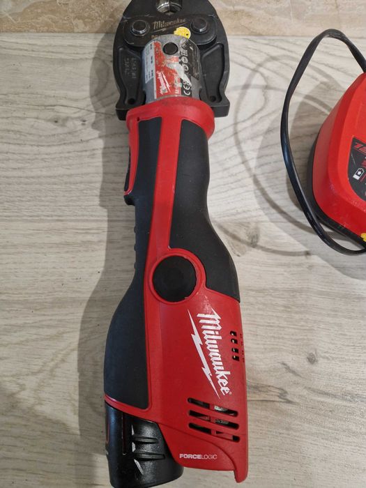 Presa setilizat milwaukee m12