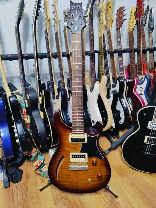 Chitara PRS SE Custom 22 Semi-Hollow Sunburst