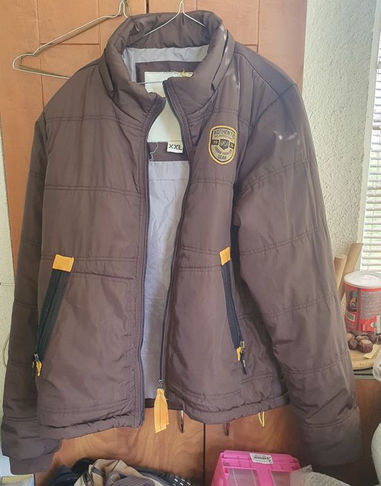 Продавам евтино  фланелки,суитчъри,анцузи  якета, и сако