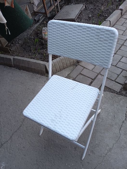 Стулья складные  новые