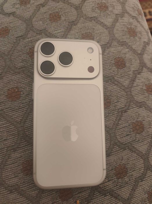 Sotiladi Iphone 17 pro